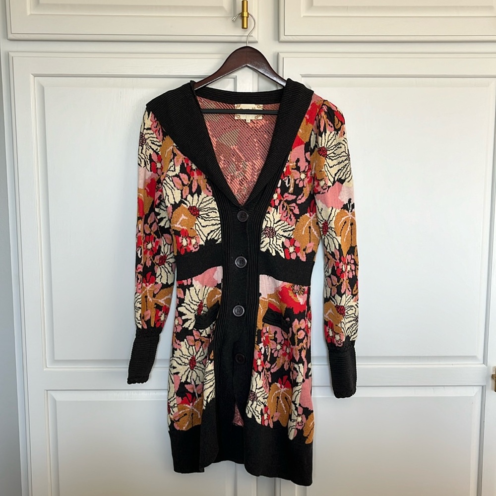 Gorgeous cardigan for fall. Flattering fit with tailored waist.